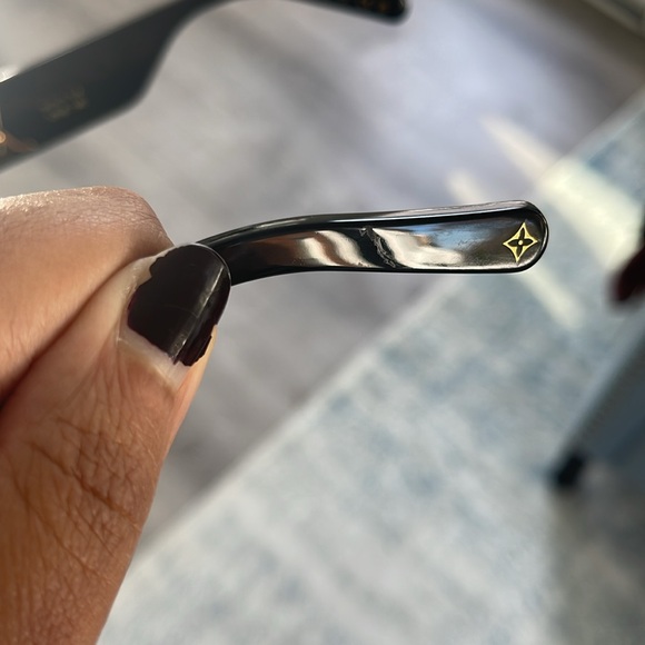 Louis Vuitton oversized sunglasses - Picture 9 of 9